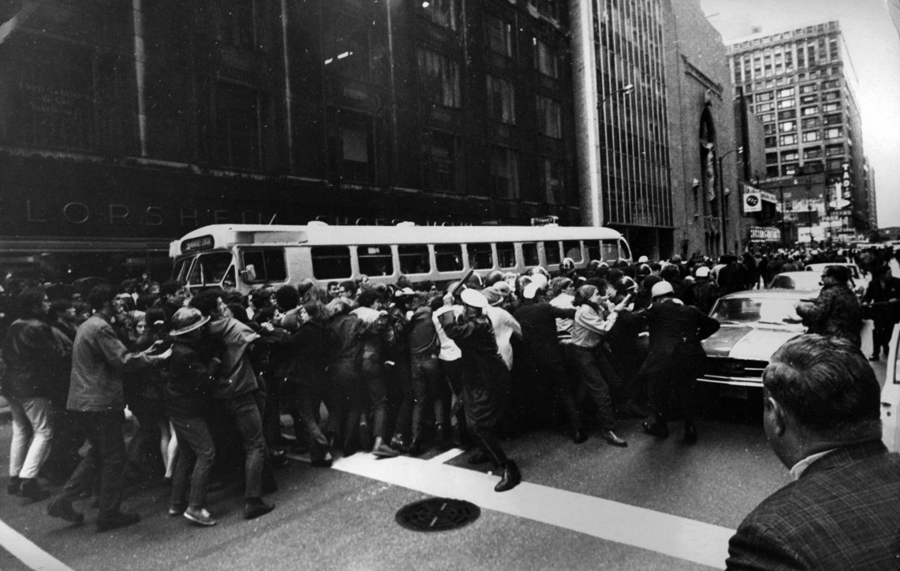 US-NEWS-CHICAGO-7-PROSECUTOR-THEY-WERE-7-TB.jpg